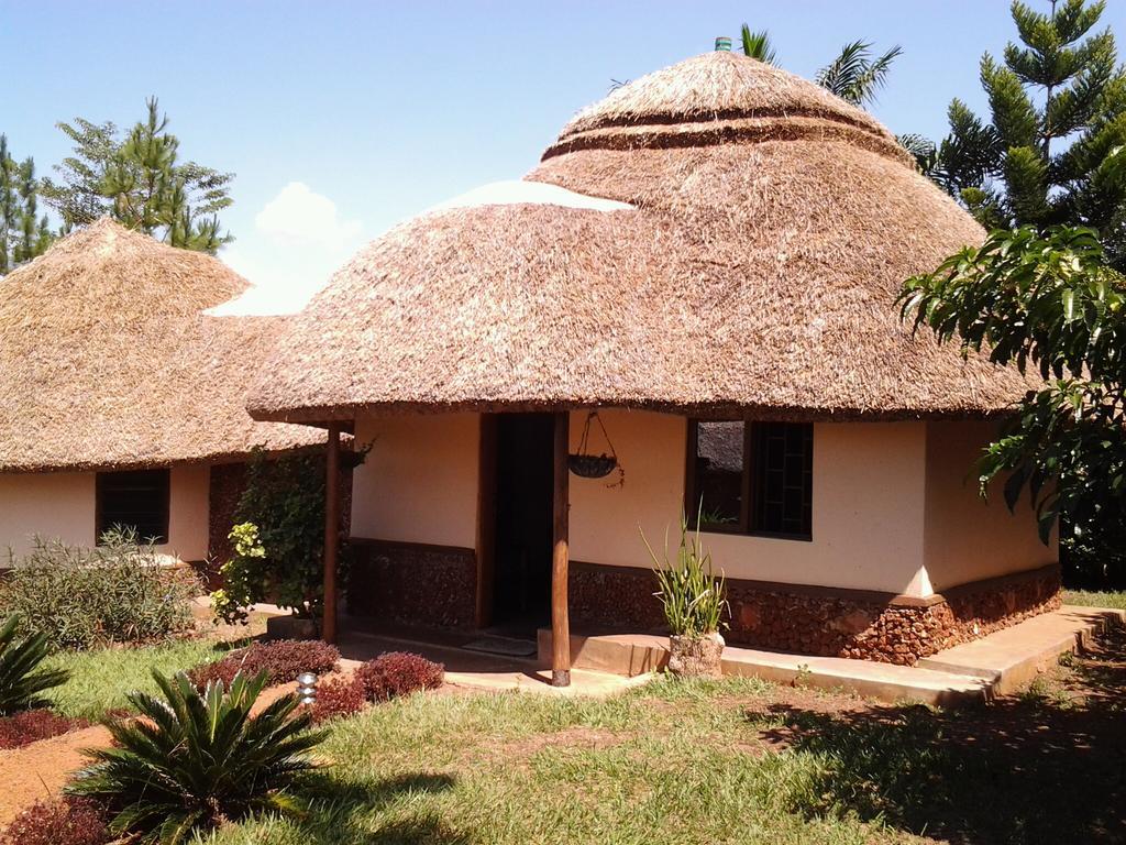Brownstone Country Home Lira Ngoại thất bức ảnh