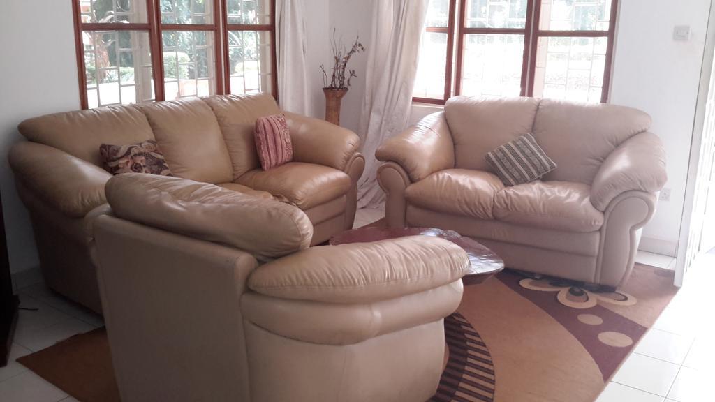 Brownstone Country Home Lira Ngoại thất bức ảnh