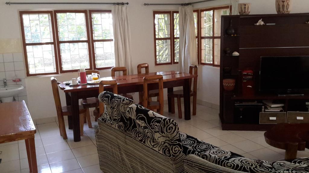Brownstone Country Home Lira Ngoại thất bức ảnh