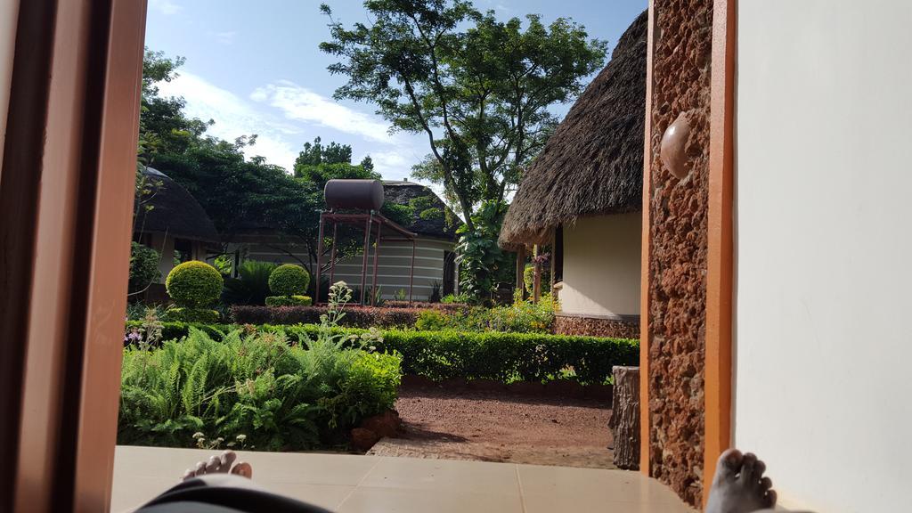 Brownstone Country Home Lira Ngoại thất bức ảnh