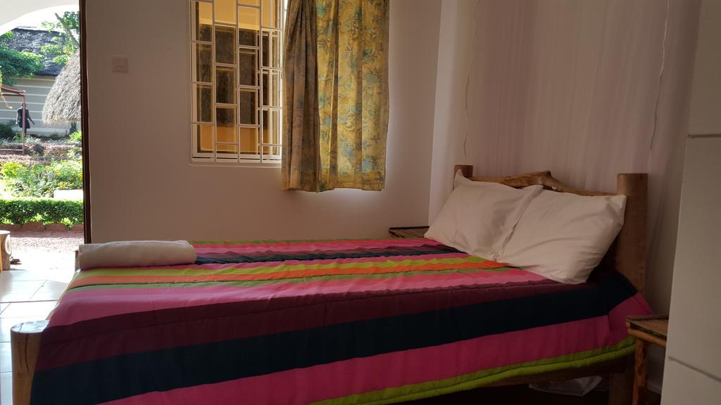 Brownstone Country Home Lira Ngoại thất bức ảnh