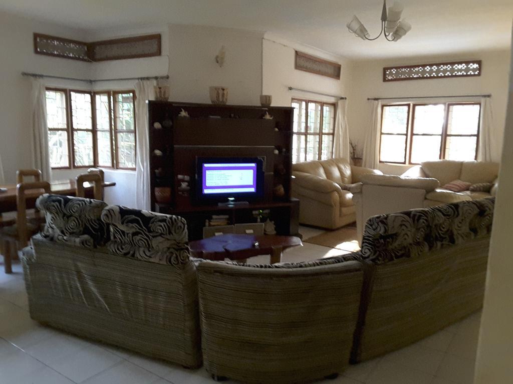 Brownstone Country Home Lira Ngoại thất bức ảnh