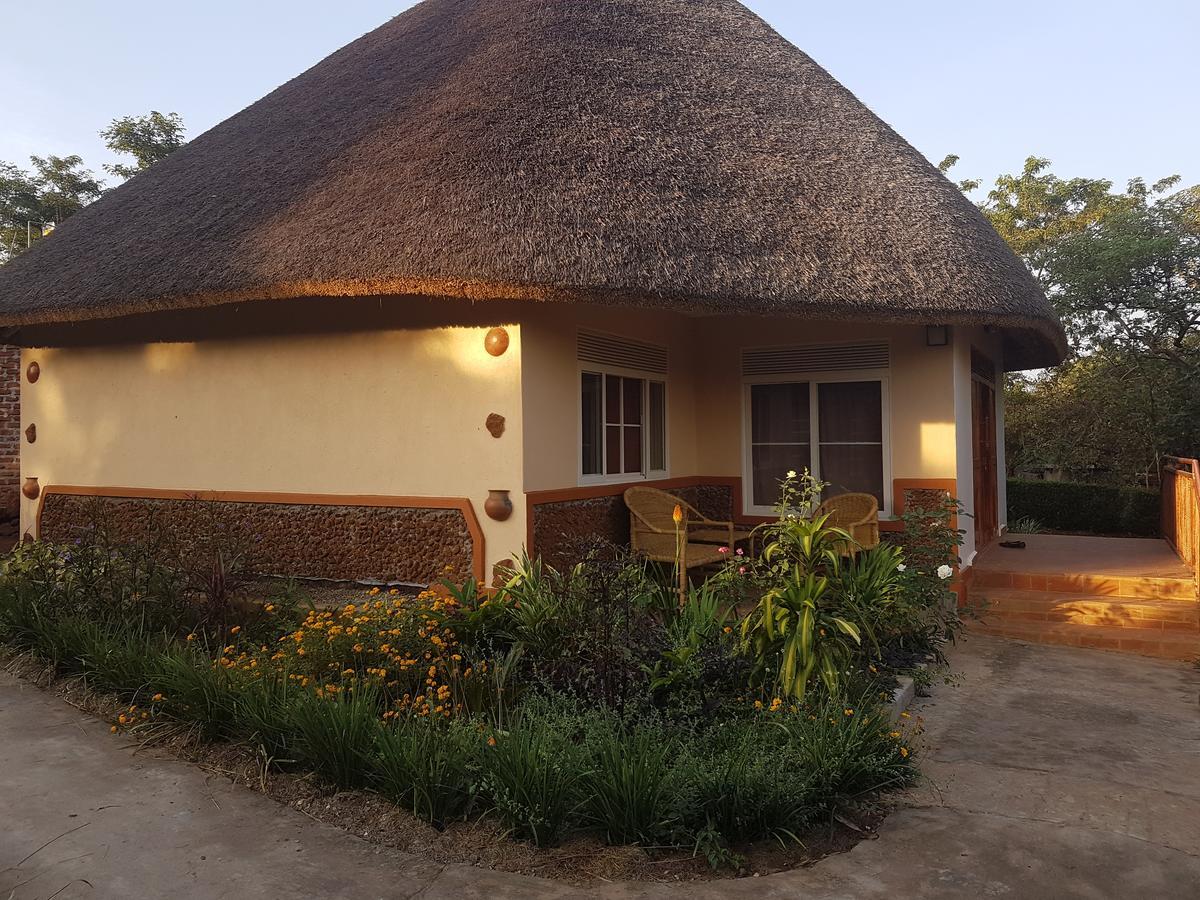 Brownstone Country Home Lira Ngoại thất bức ảnh