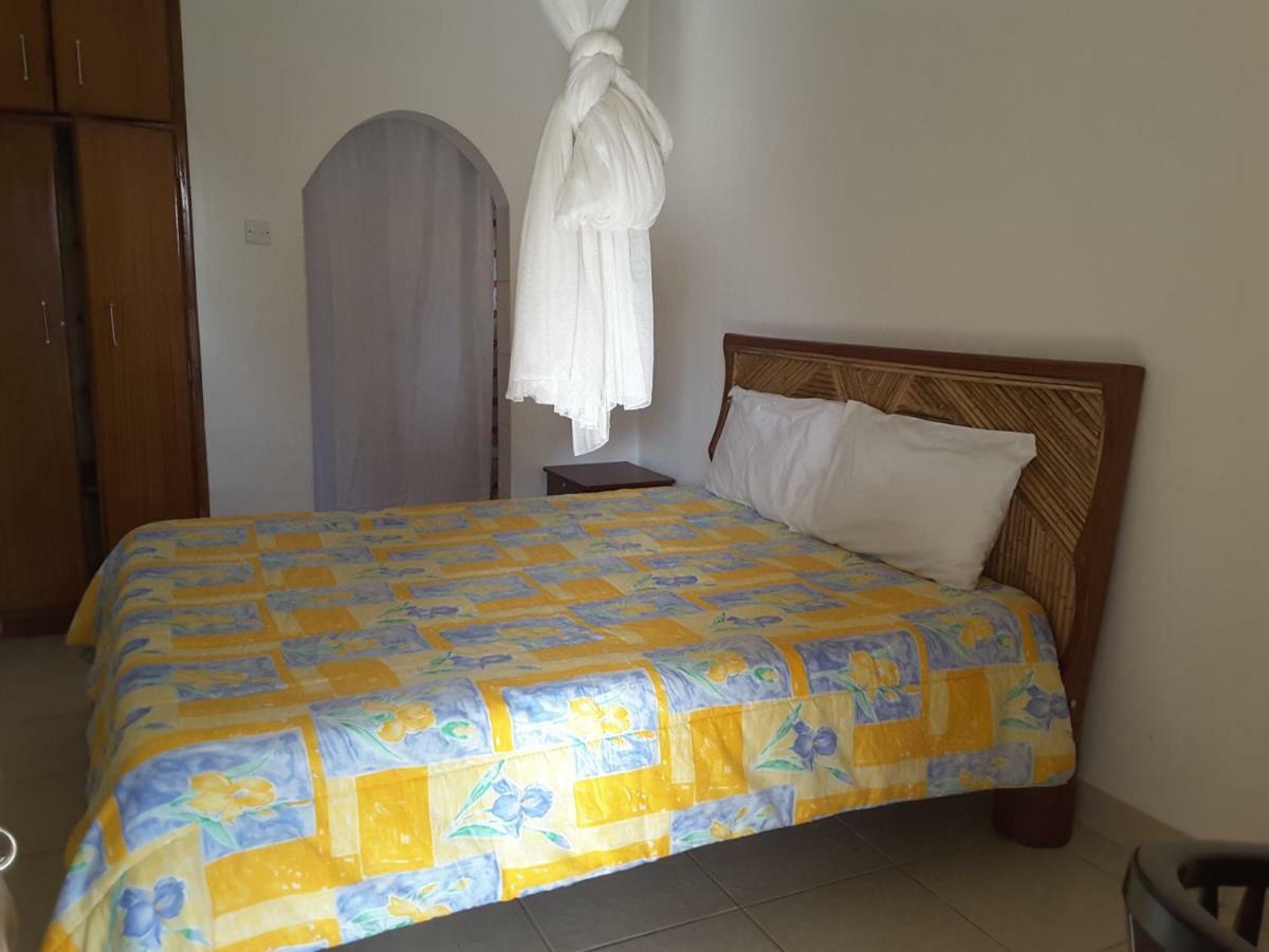 Brownstone Country Home Lira Ngoại thất bức ảnh