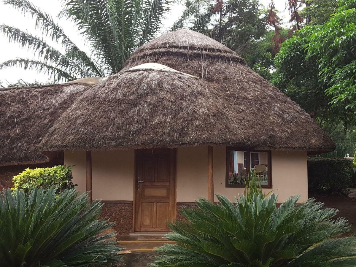 Brownstone Country Home Lira Ngoại thất bức ảnh