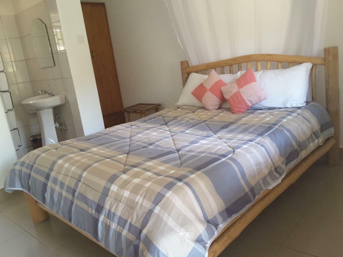 Brownstone Country Home Lira Ngoại thất bức ảnh