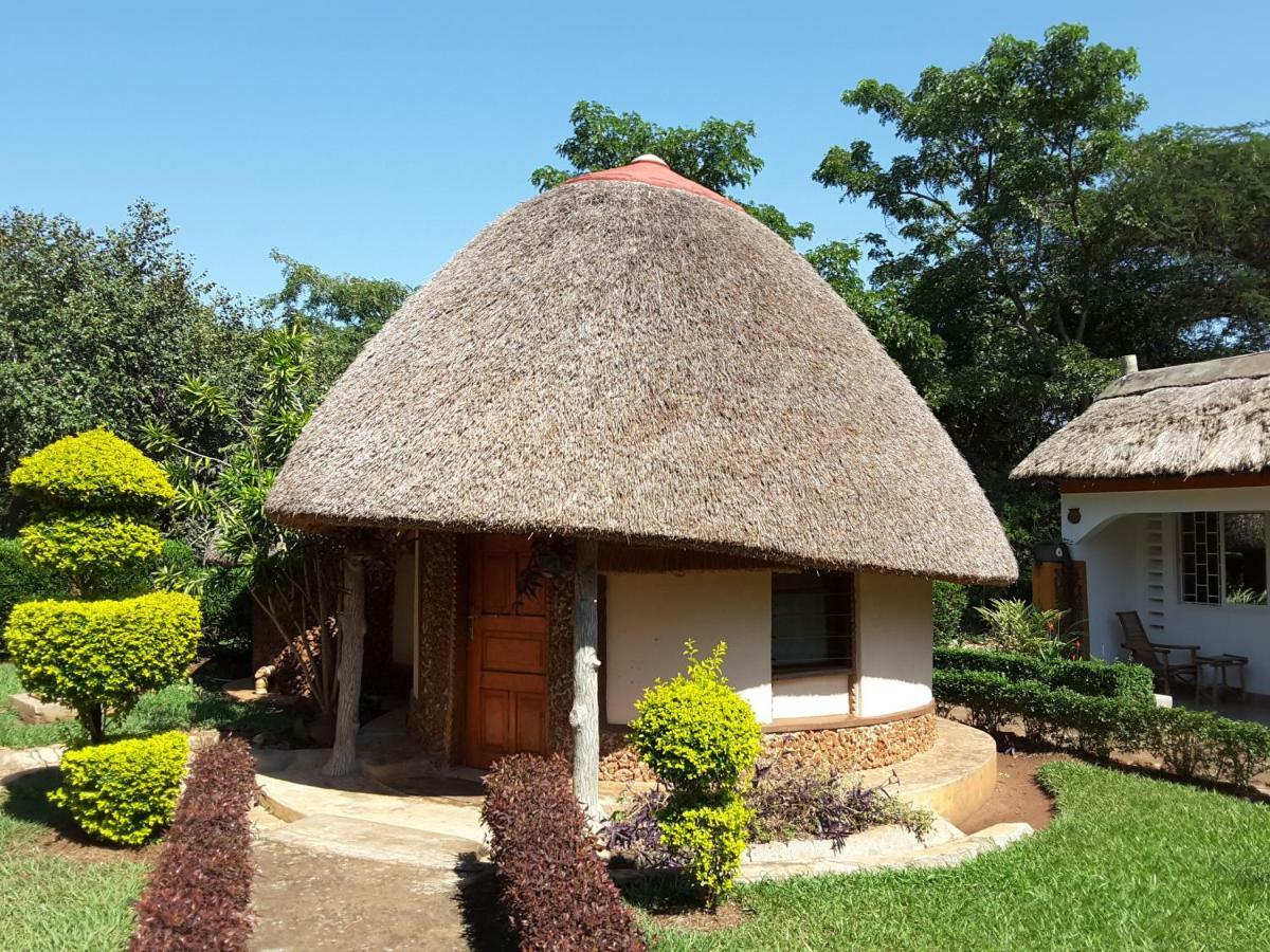 Brownstone Country Home Lira Ngoại thất bức ảnh
