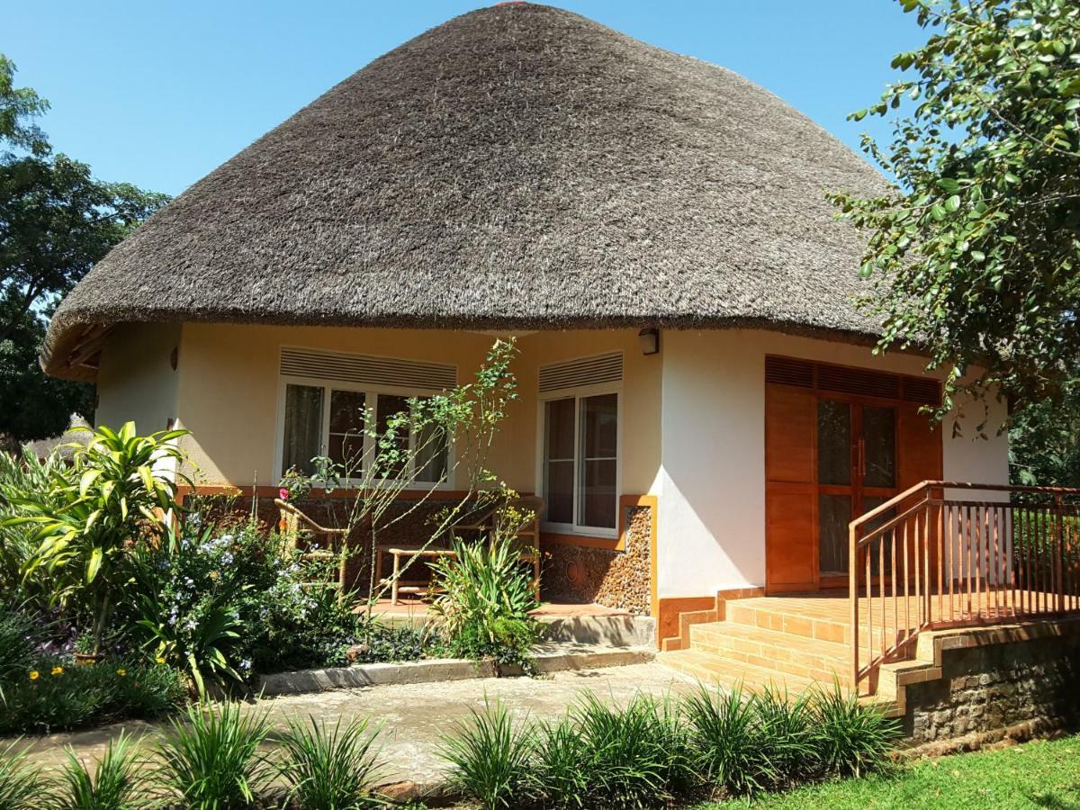 Brownstone Country Home Lira Ngoại thất bức ảnh