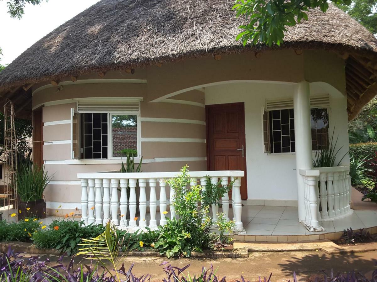 Brownstone Country Home Lira Ngoại thất bức ảnh