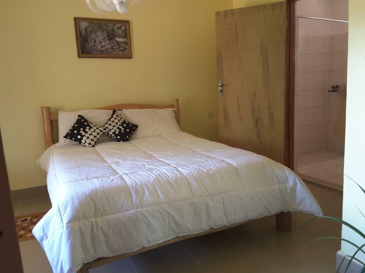 Brownstone Country Home Lira Ngoại thất bức ảnh