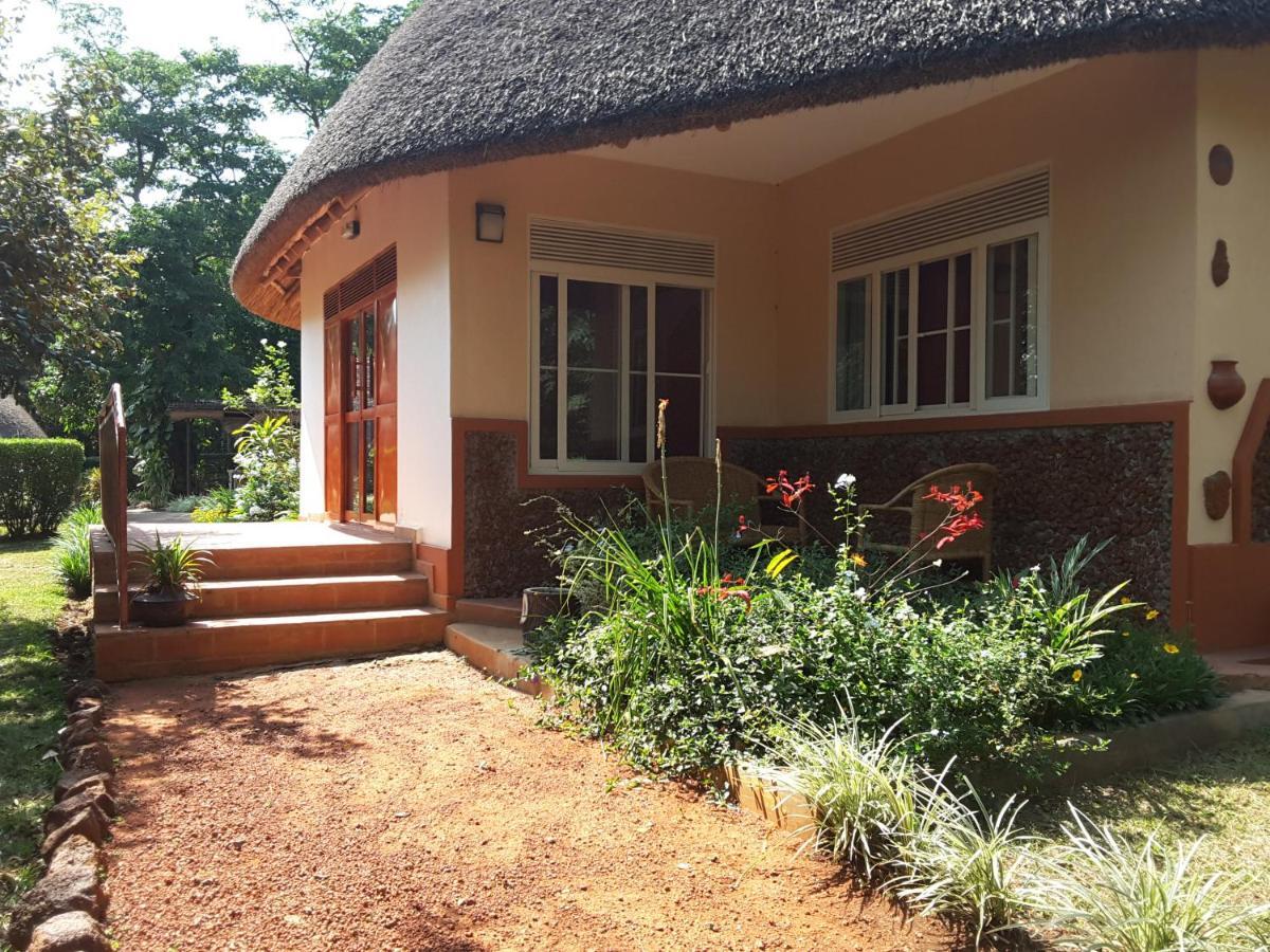 Brownstone Country Home Lira Ngoại thất bức ảnh