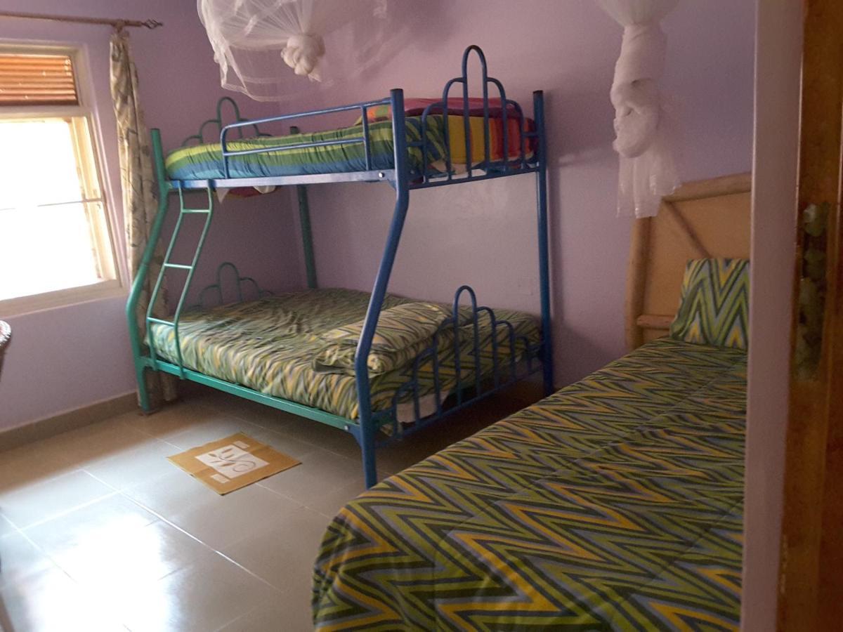 Brownstone Country Home Lira Ngoại thất bức ảnh